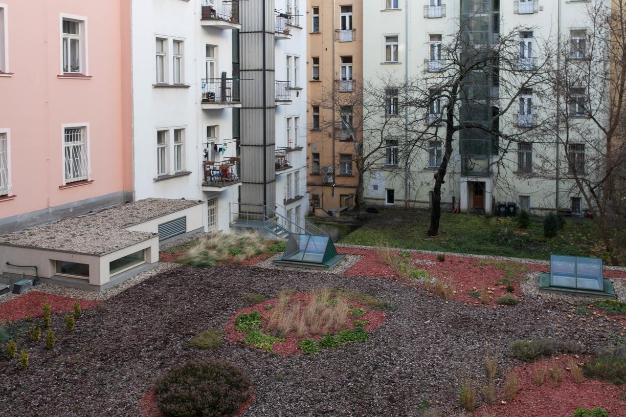 River Bank Apartment プラハ エクステリア 写真